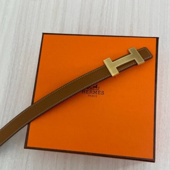 Sophisticated Hermes Belt in Dual Tones - Picture 4 of 5